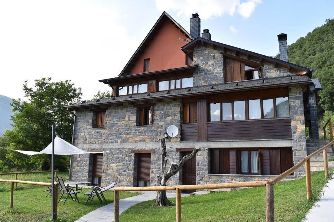 Apartamentos Vina Olivan Sarvisé Εξωτερικό φωτογραφία